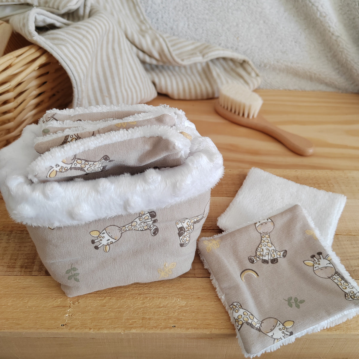 Lot de 6 cotons lavables éponge bambou avec panier - girafes beiges