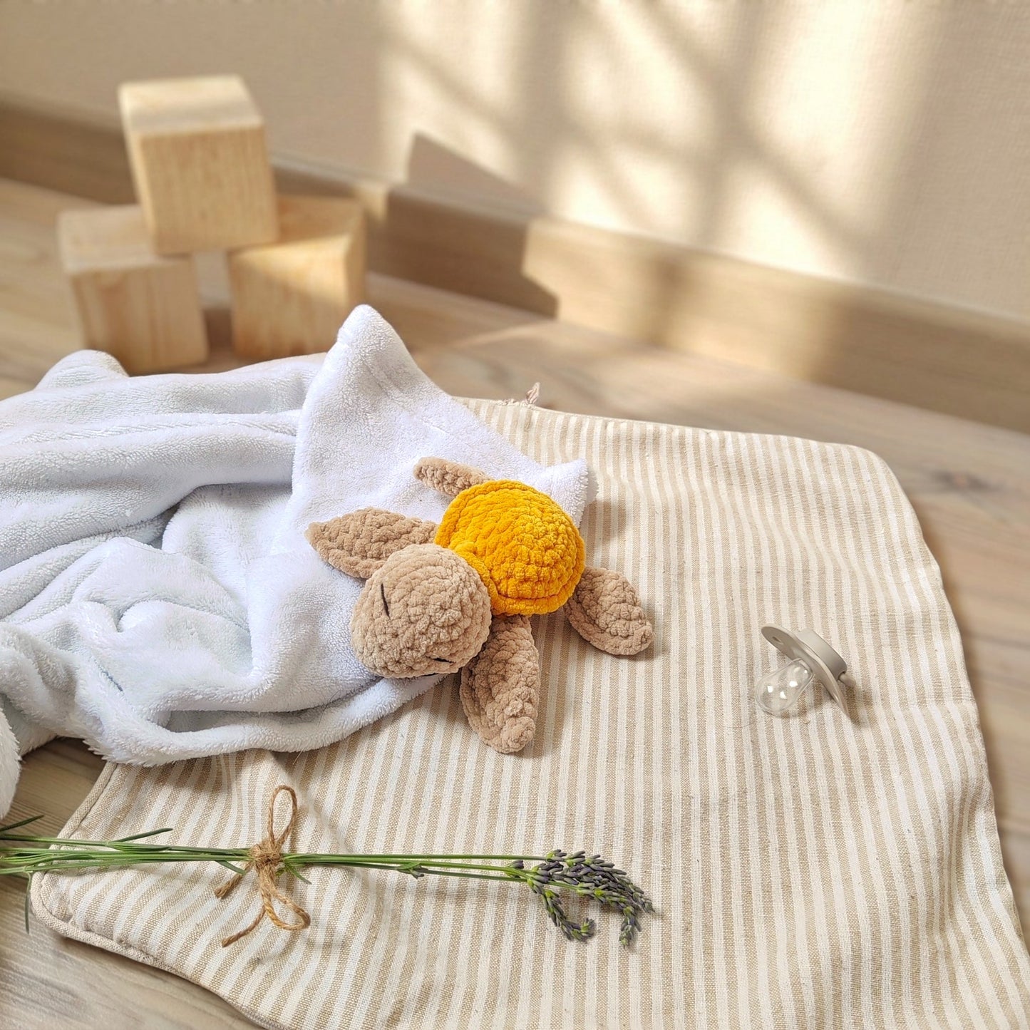 Tiny doudou tortue beige