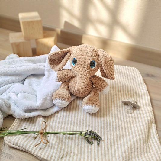 Tiny doudou éléphant