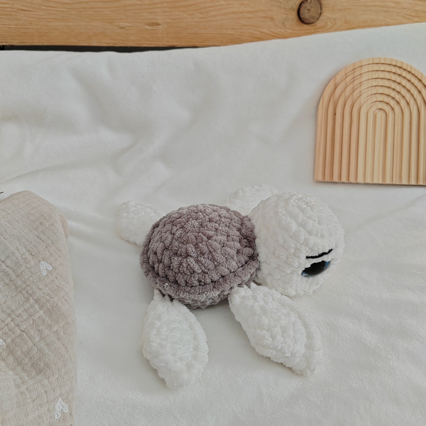 doudou tortue grise au crochet
