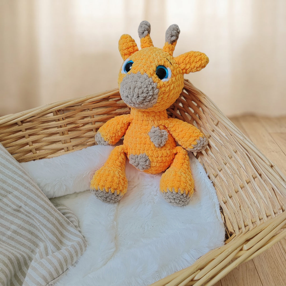 Tiny doudou girafe crochet