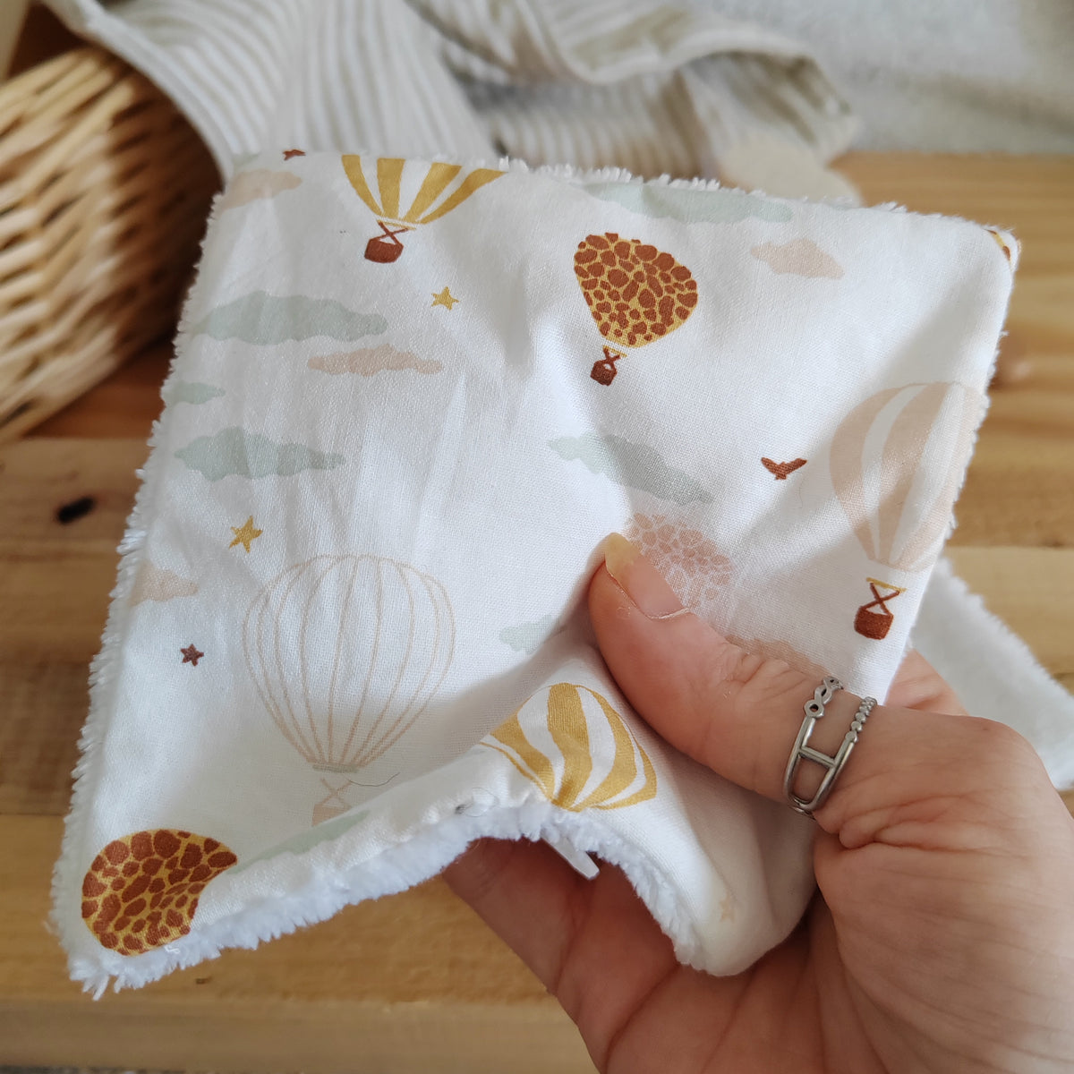 Lot de 2 Débarbouillettes bébé éponge bambou - montgolfières