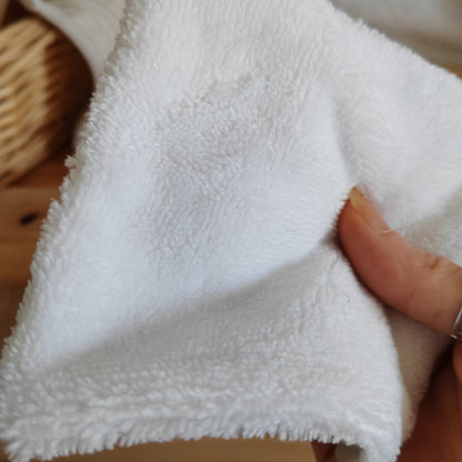 Lot de 2 Débarbouillettes bébé éponge bambou - girafes vertes