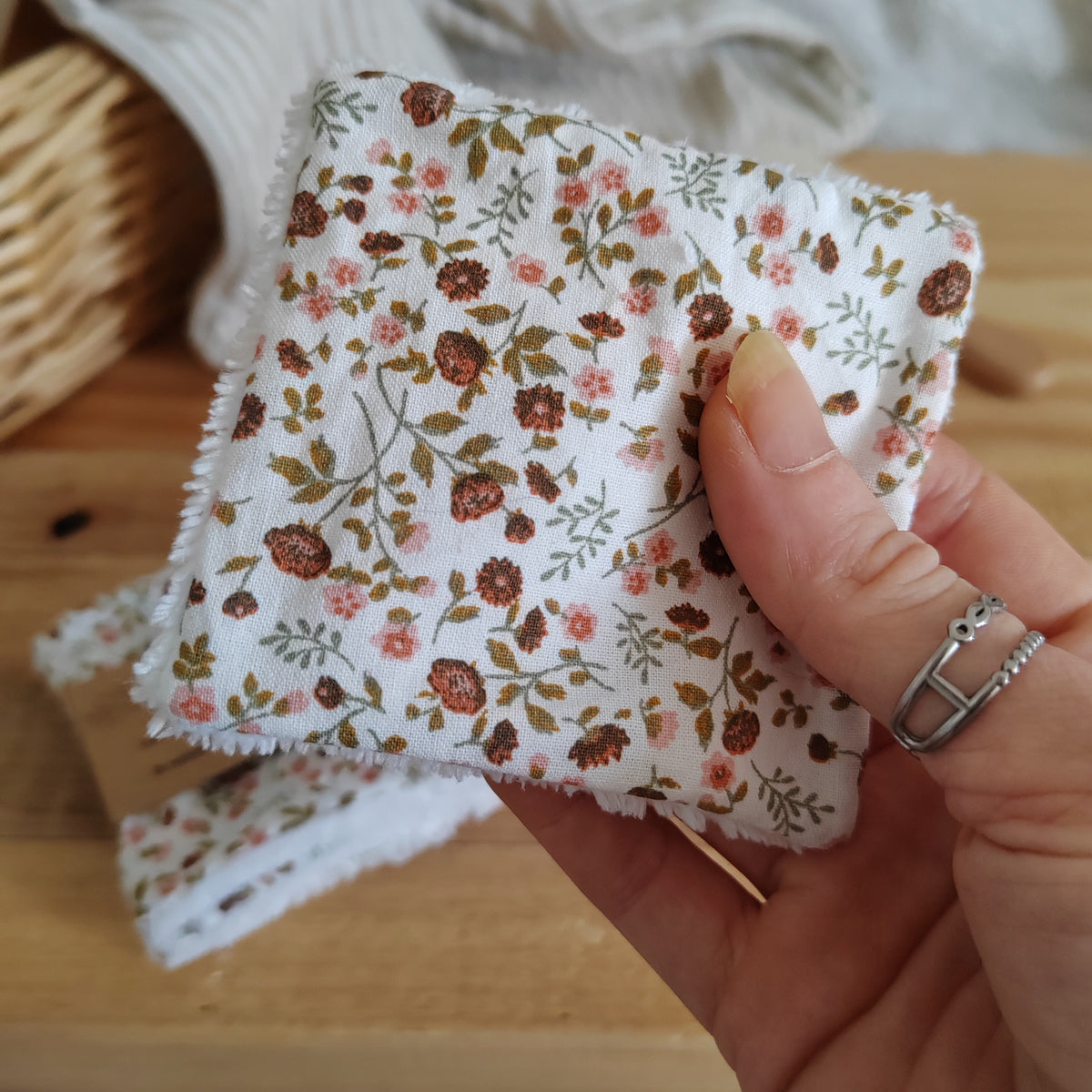 Lot de 6 cotons lavables éponge bambou avec panier - fleuri terra