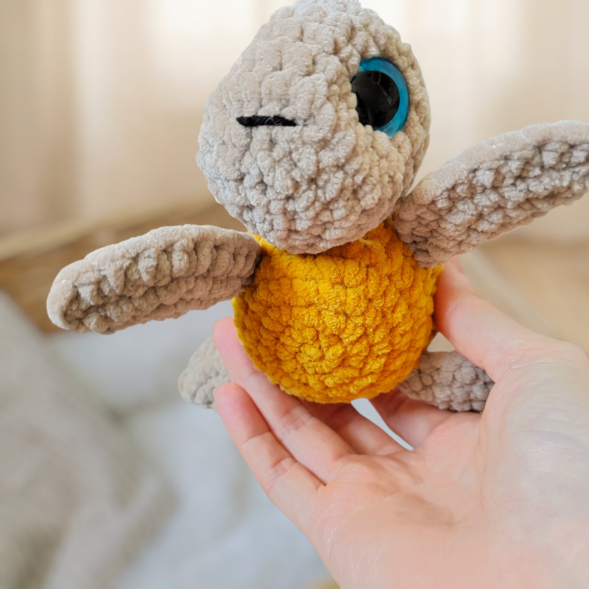 Tiny doudou tortue crochet - beige & cassonade