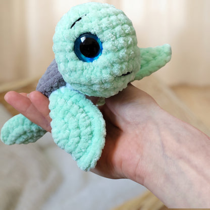 Tiny doudou tortue crochet - verte & grise