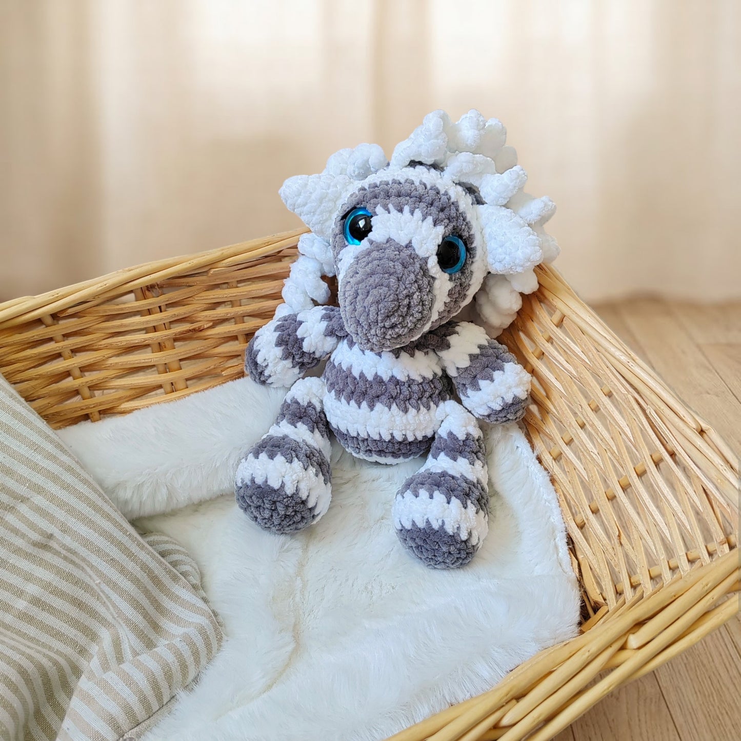 Tiny doudou zèbre crochet