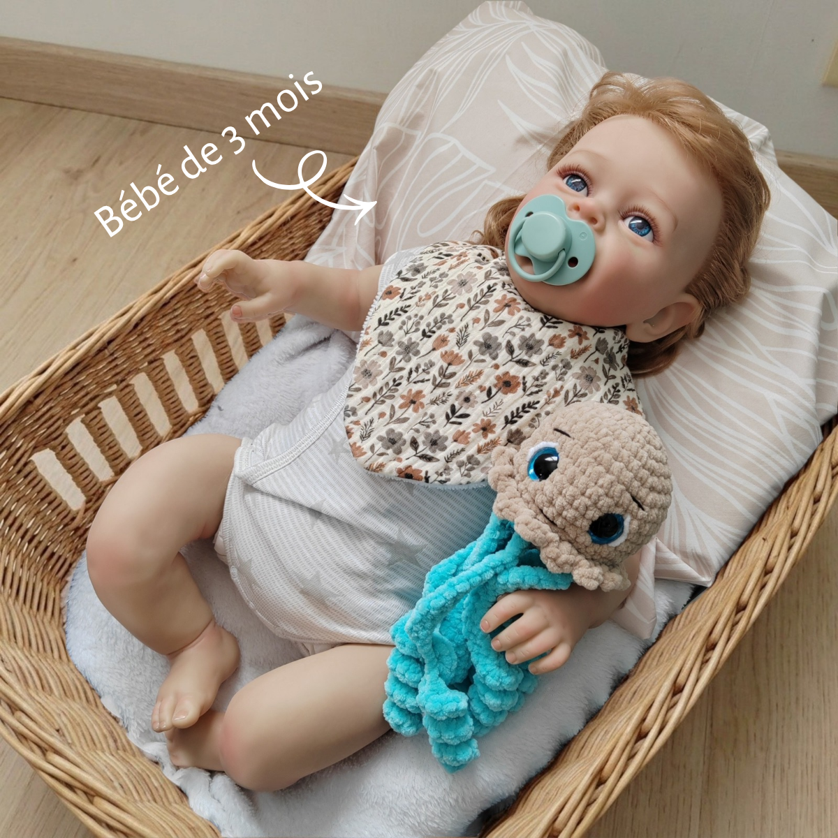 Tiny doudou méduse  crochet - bleue