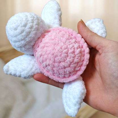 Tiny doudou tortue crochet - blanche & rose