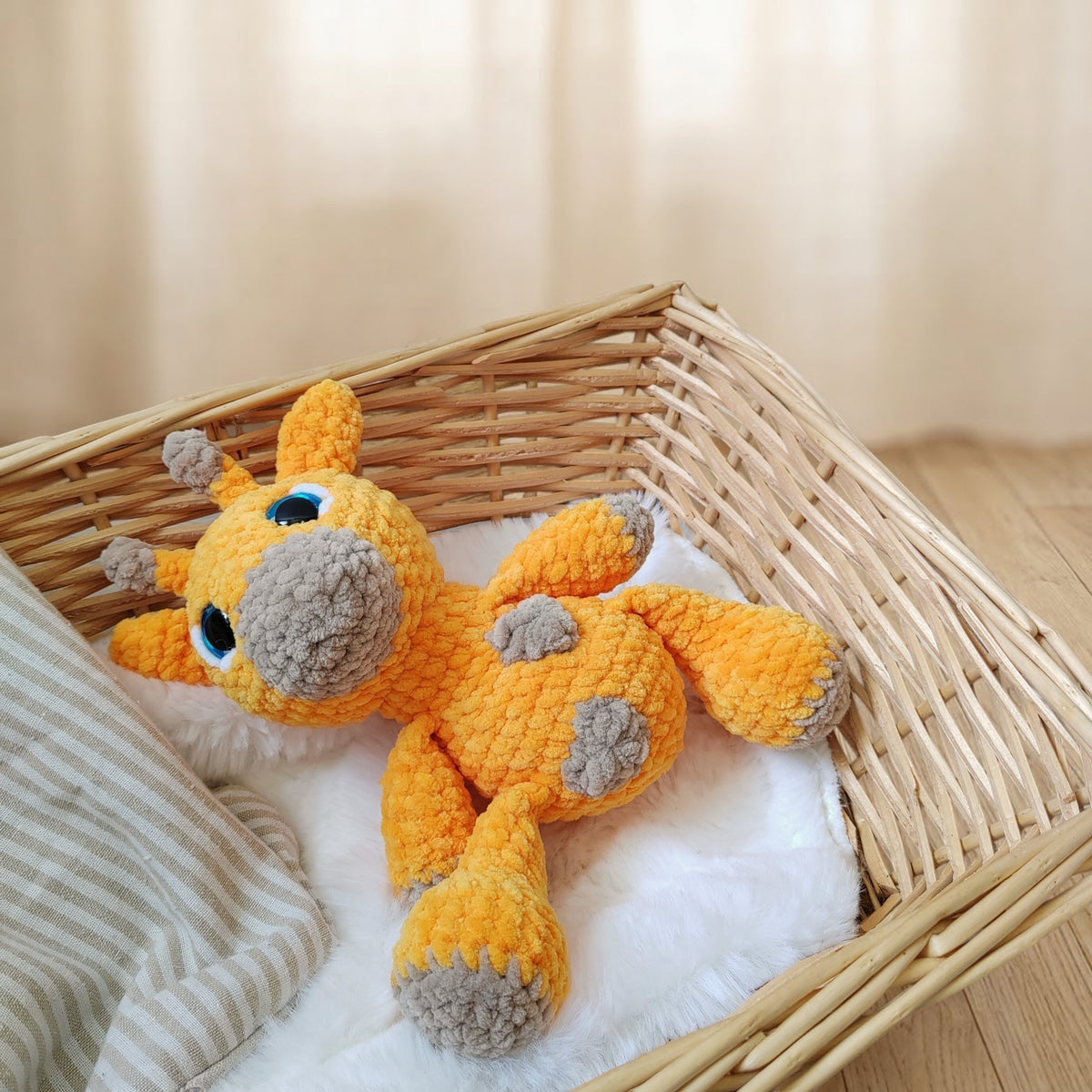 Tiny doudou girafe crochet