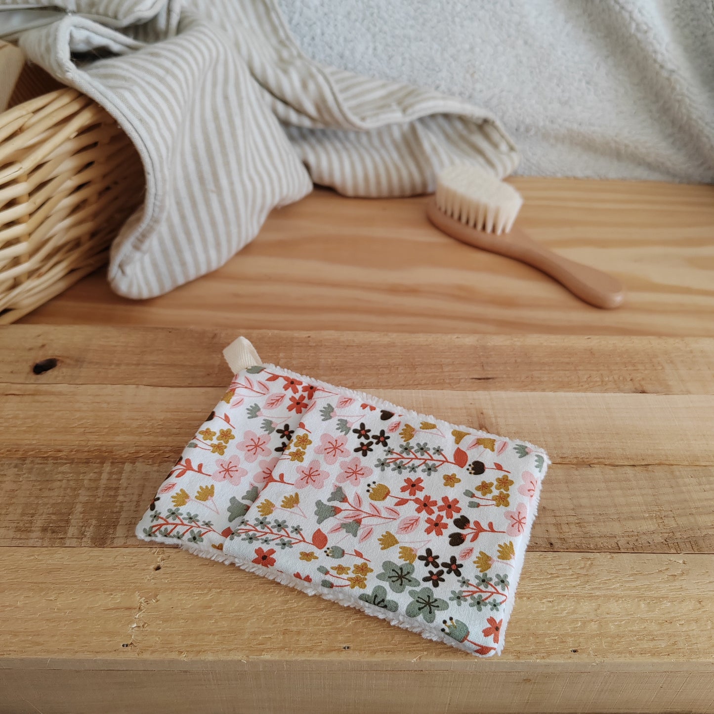Mini gant de toilette d'apprentissage fleuri rouge