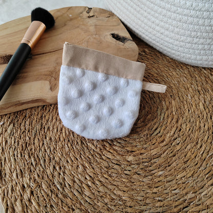 Gant démaquillant magique