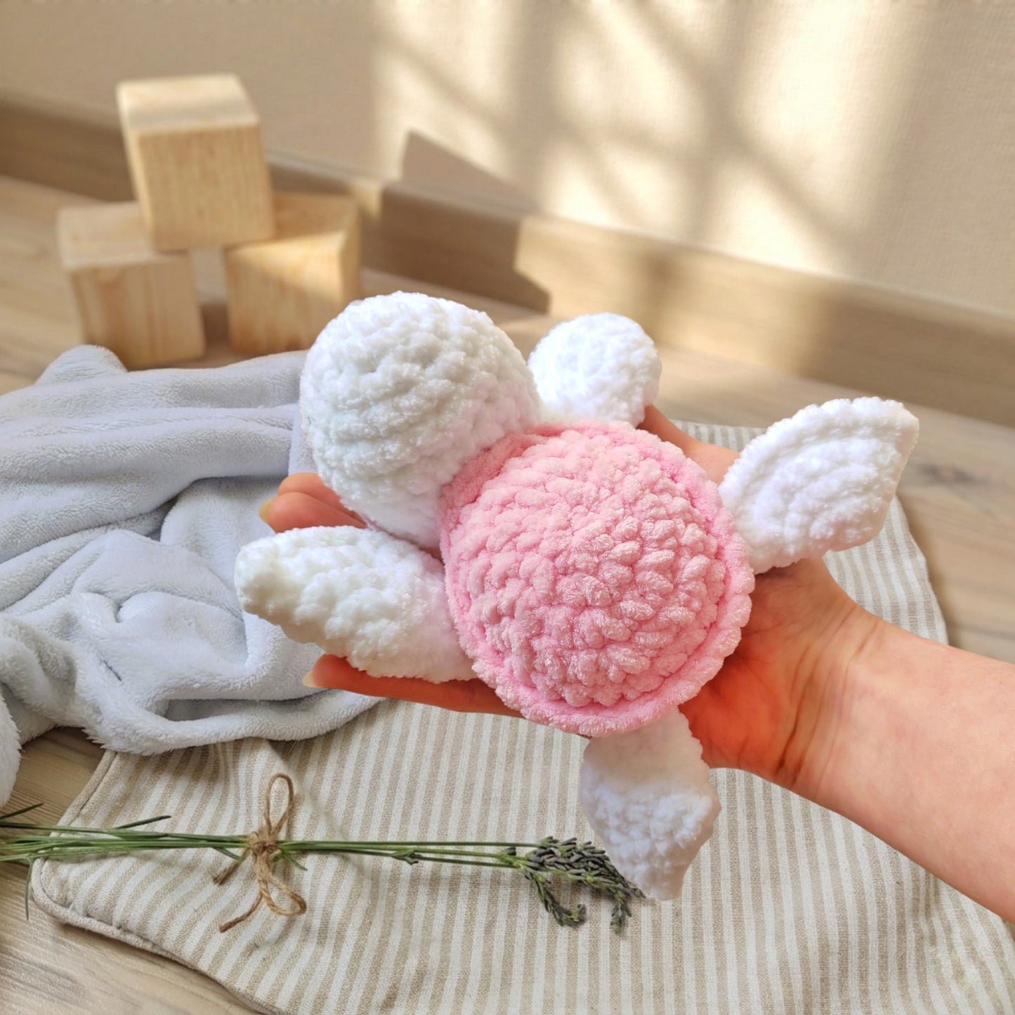 Tiny doudou tortue blanche / rose