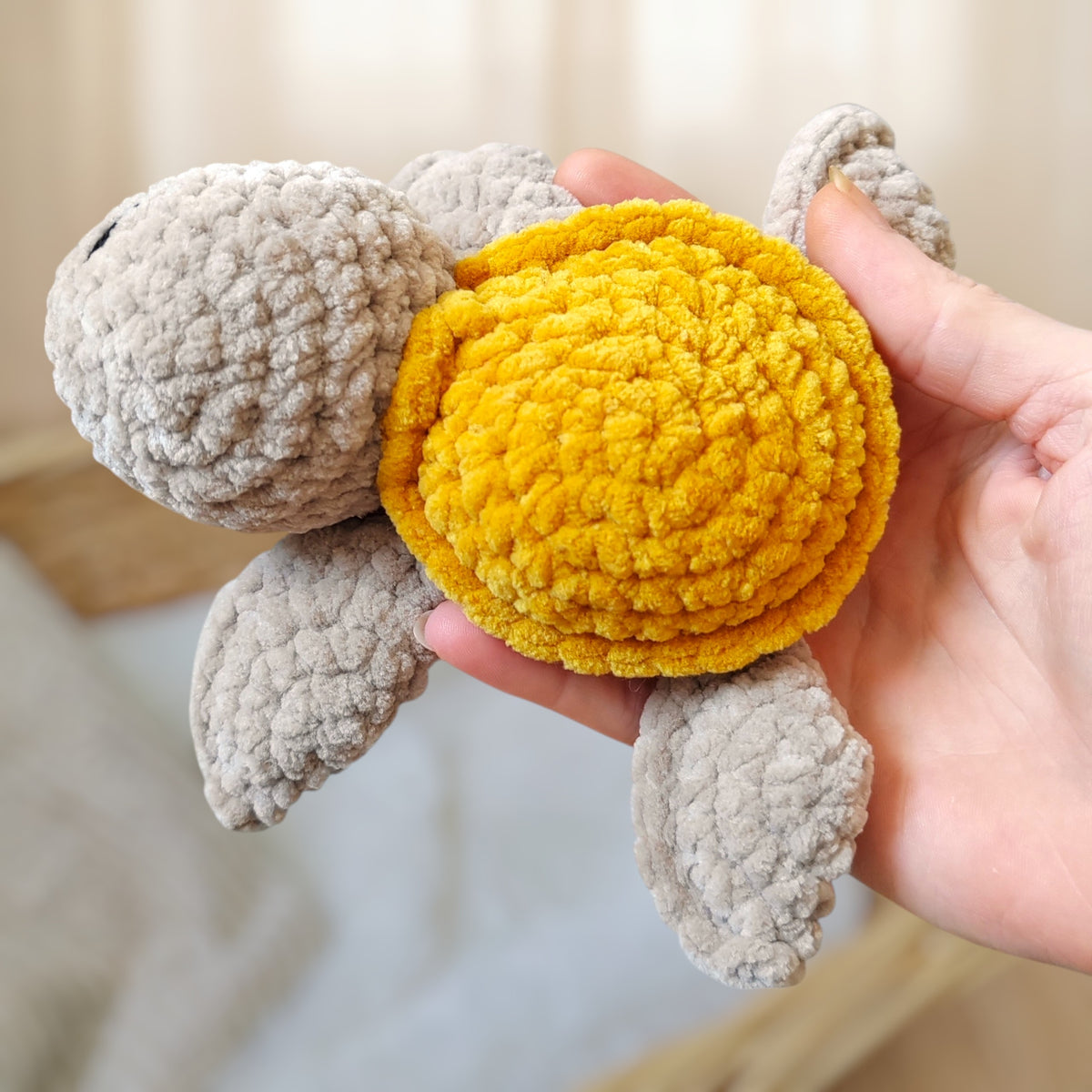 Tiny doudou tortue crochet - beige & cassonade