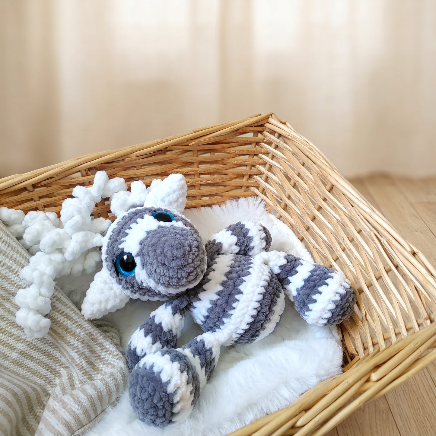 Tiny doudou zèbre crochet