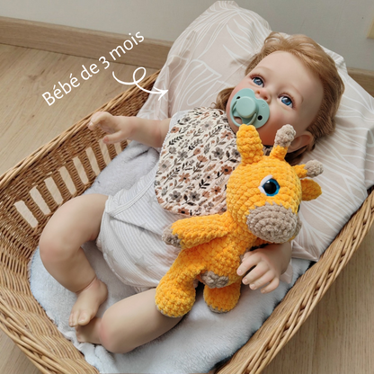 Tiny doudou girafe crochet