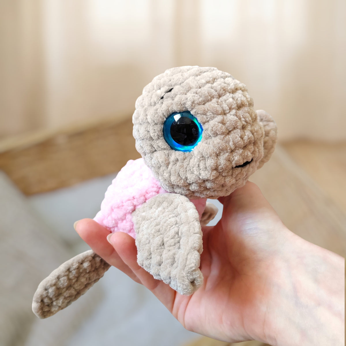 Tiny doudou tortue crochet - beige & rose